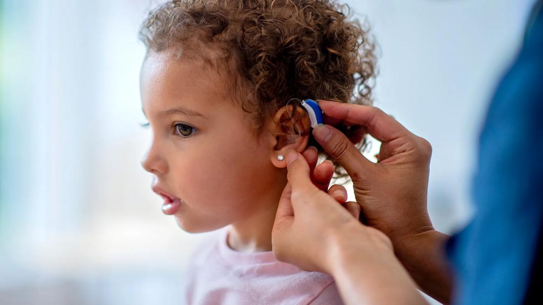 HEALTH MINISTER: SURGE IN HEARING PROBLEMS DISCOVERED IN SCHOOLS
